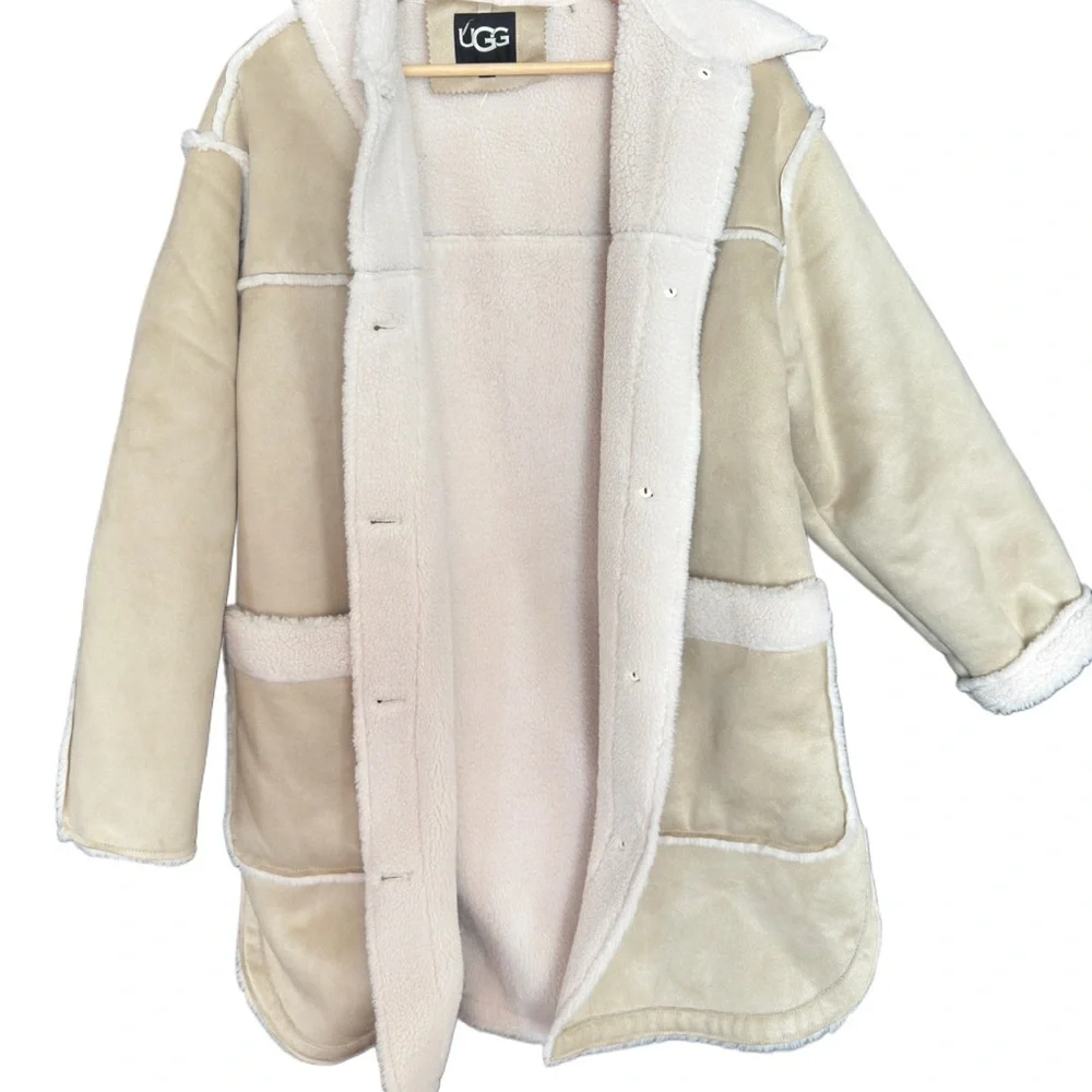 NEW!! UGG  Coat in Cream and Tan Vegan - Picture 2 of 10